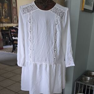BCBGMaxAzria Classic White Garment
